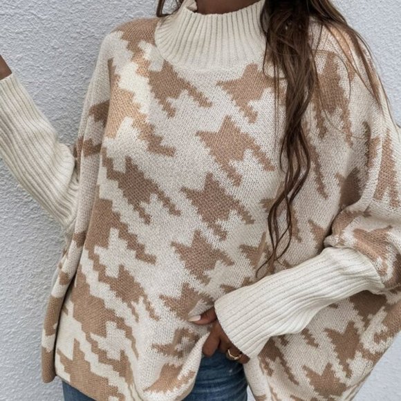 Houndstooth Print Sweater with batwings - Picture 3 of 6